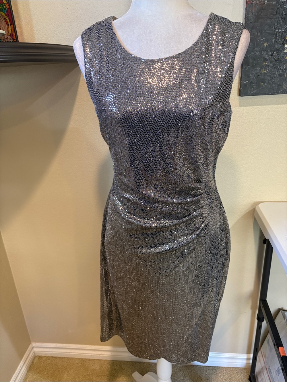 connected apparel Silver Sleeveless Sequin Sheath Dress-Size 6